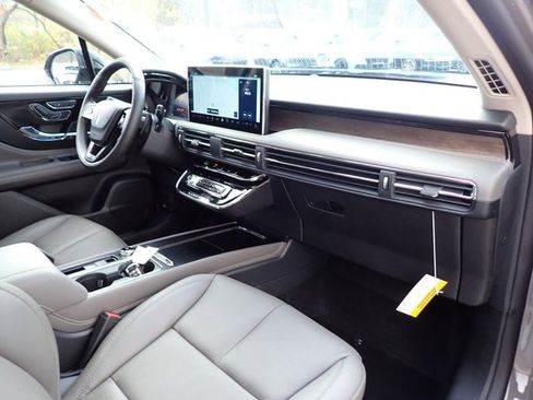 New 2026 Lincoln Corsair Reserve w/ Jet Appearance Package image 12