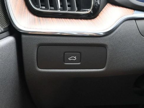 Used 2023 Volvo XC60 B6 Ultimate w/ Climate Package AWD/4WD image 28