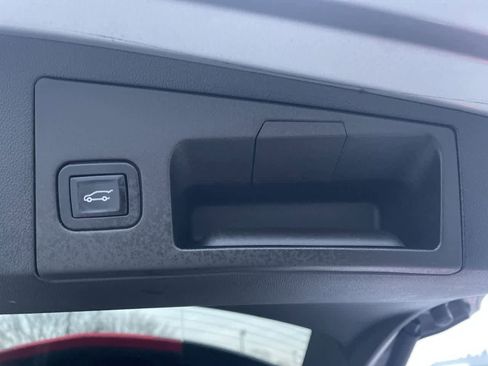 Used 2018 Cadillac XT5 Luxury w/ LPO, Wheel Lock Package image 18