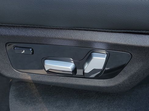 Used 2026 BMW X7 xDrive40i image 14