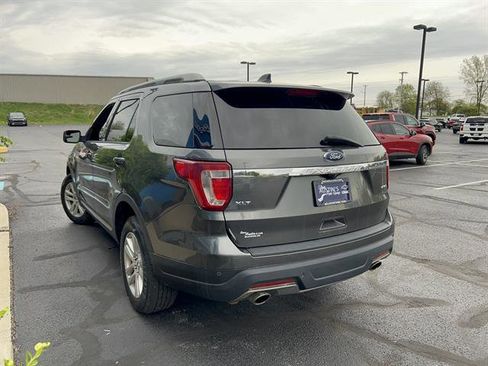 Used 2018 Ford Explorer XLT AWD/4WD image 5