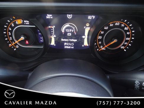 Used 2025 Jeep Wrangler Unlimited Sahara AWD/4WD image 20