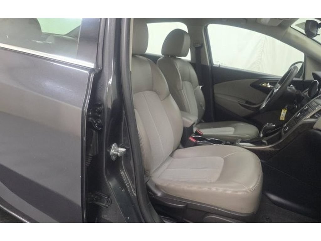 Used 2017 Buick Verano FWD image 6