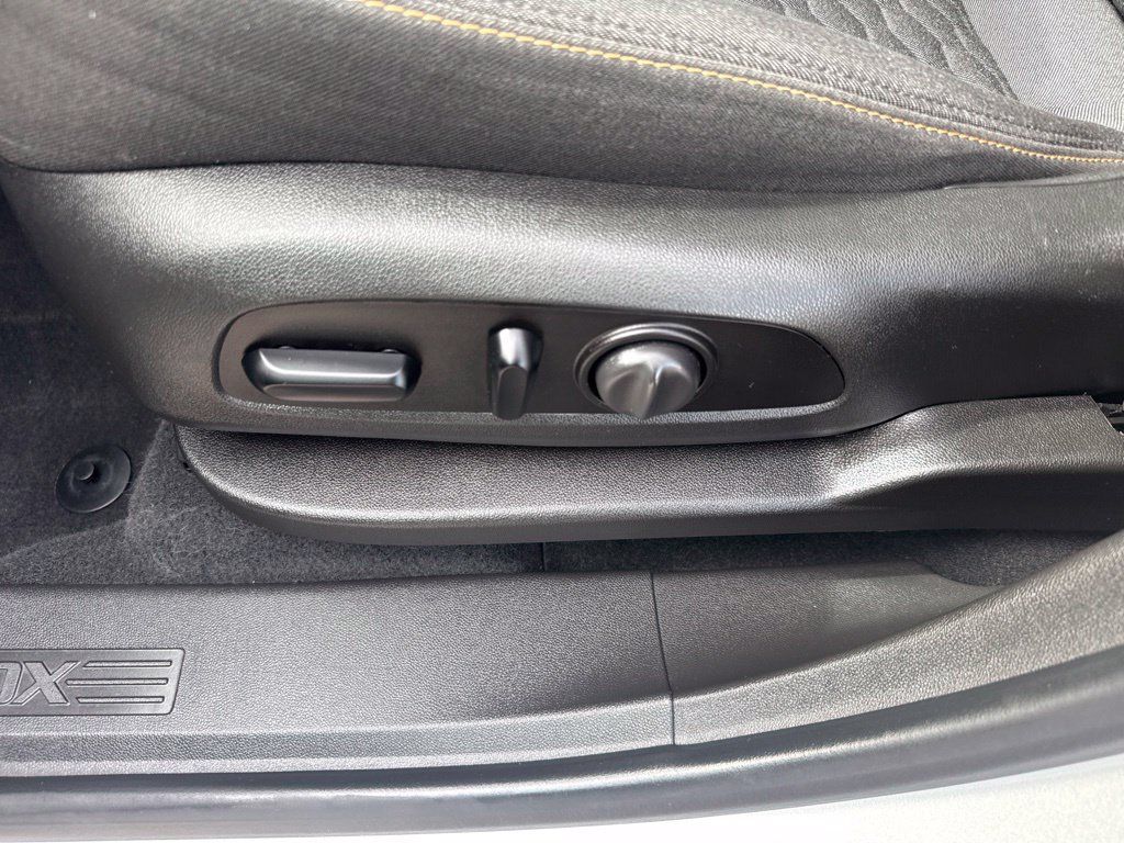 Certified 2021 Chevrolet Equinox LT FWD image 16