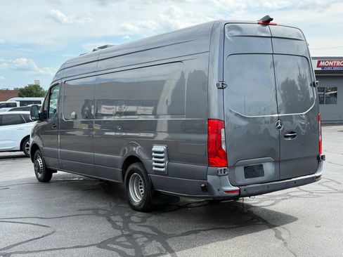 Used 2021 Mercedes-Benz Sprinter 4500 image 6