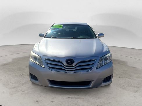 Used 2010 Toyota Camry image 2