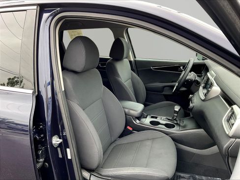 Used 2020 Kia Sorento S FWD image 28