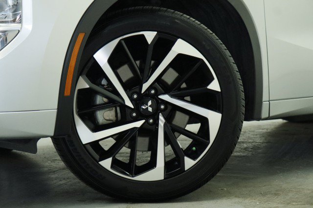 Used 2024 Mitsubishi Outlander SEL FWD image 3