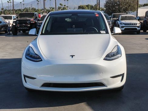 Used 2021 Tesla Model Y Long Range AWD/4WD image 3