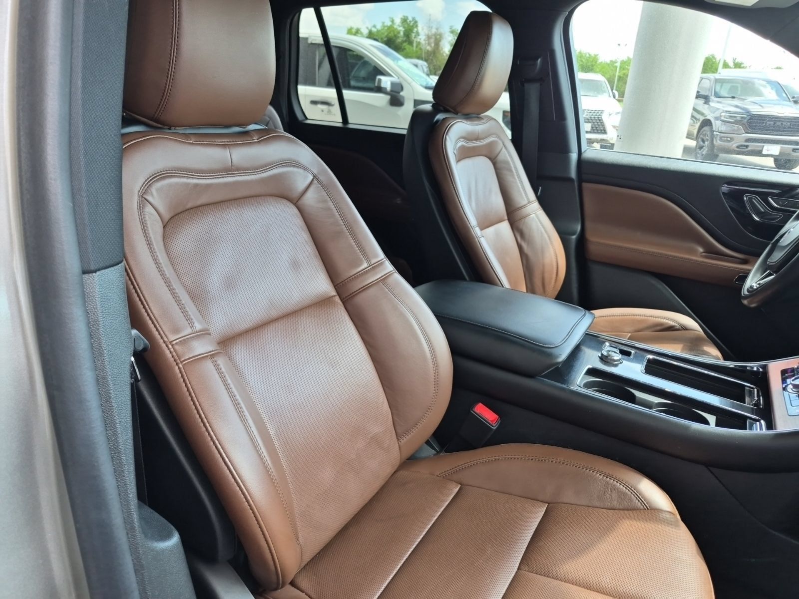 Used 2023 Lincoln Aviator Reserve w/ Elements Package Plus RWD image 5