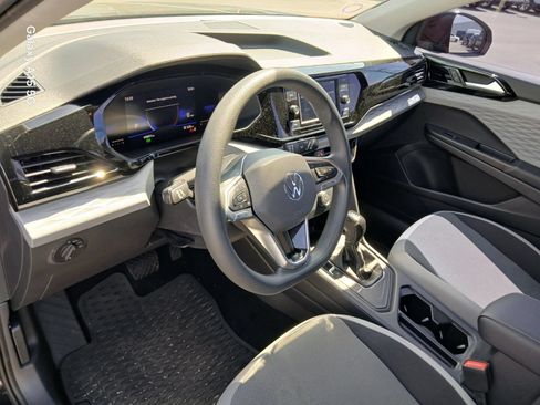 Used 2022 Volkswagen Taos S FWD image 6