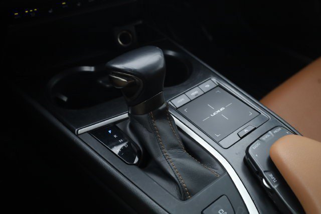 Used 2019 Lexus UX 200 FWD image 19