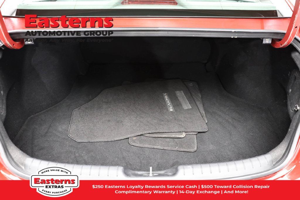 Used 2023 Hyundai Elantra SE w/ Cargo Package FWD image 10