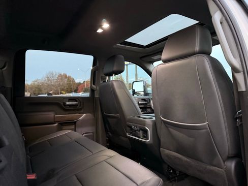 Used 2023 GMC Sierra 2500 SLT image 27