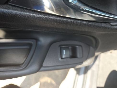 Used 2018 Chevrolet Equinox LT w/ Sun & Infotainment Package AWD/4WD image 40