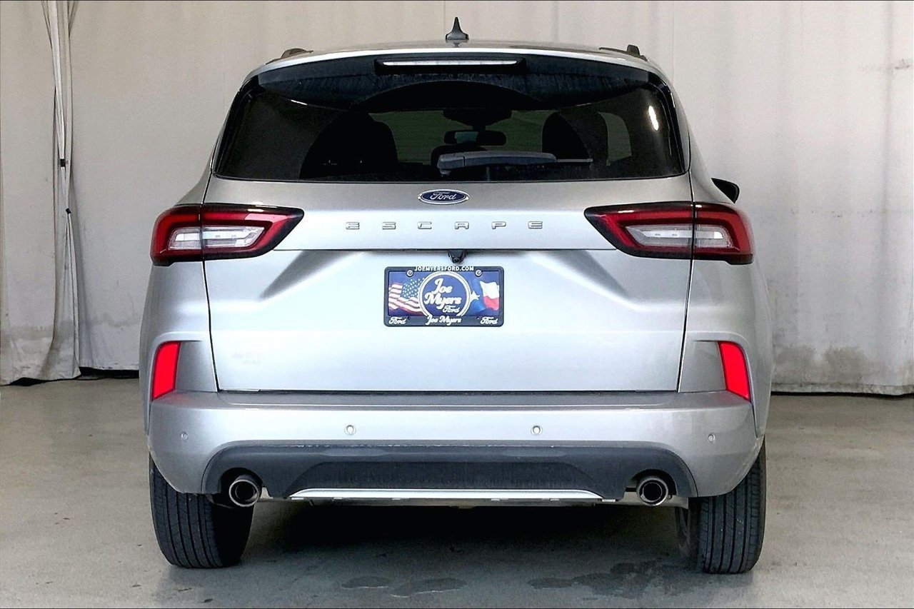Used 2024 Ford Escape ST-Line w/ Tech Pack #1 FWD image 4