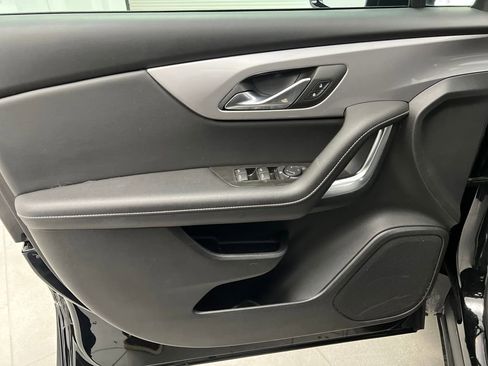 Used 2025 Chevrolet Blazer LT FWD image 11
