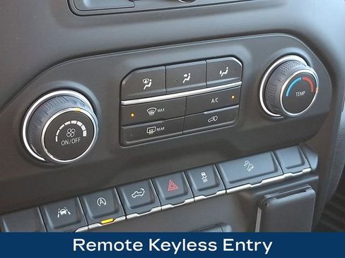 Used 2025 Chevrolet Silverado 1500 Custom Trail Boss w/ Turbomax Blackout Package image 19