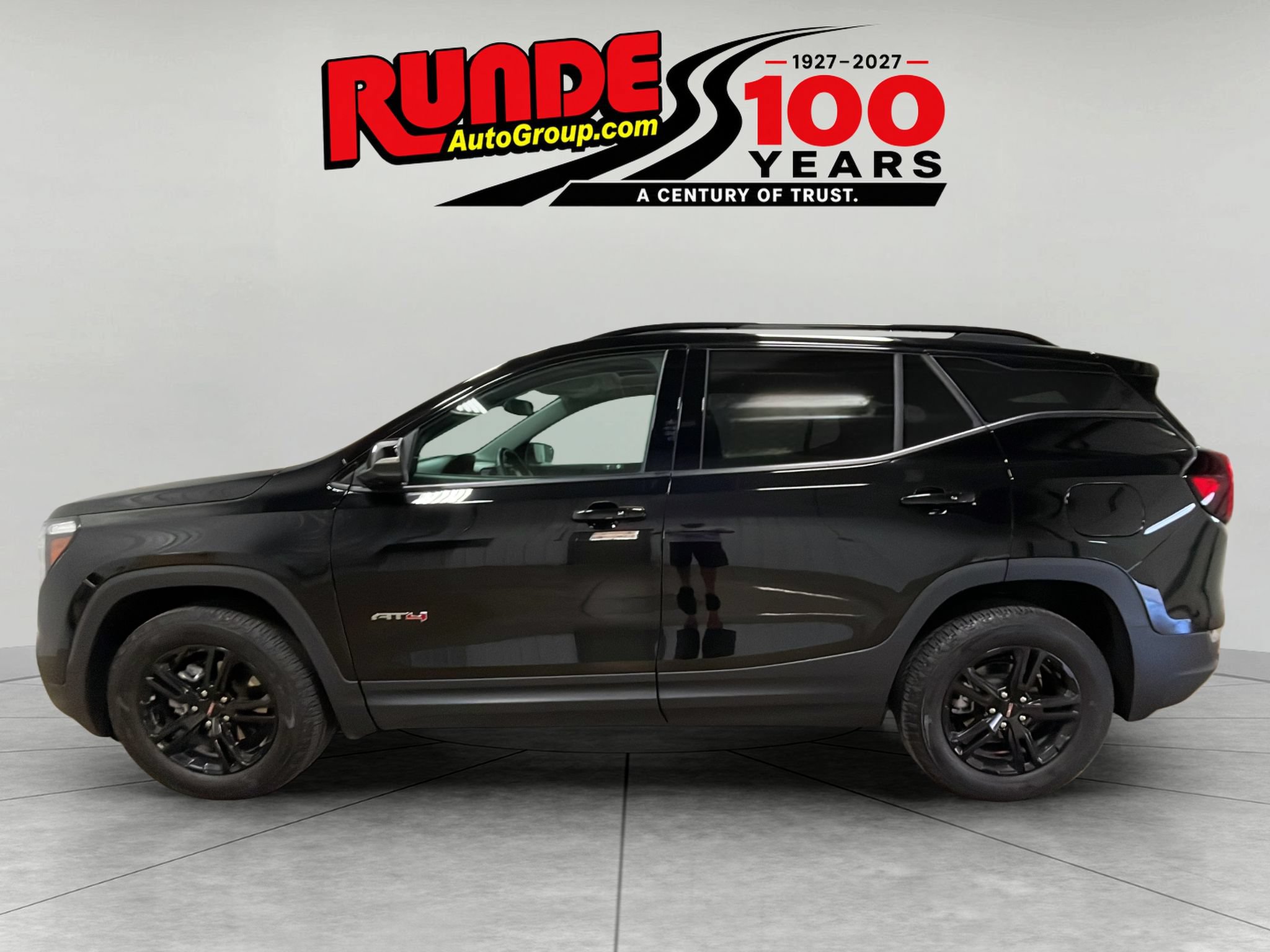 Used 2024 GMC Terrain AT4 w/ Tech Package AWD/4WD image 2