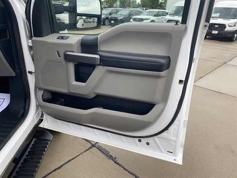 Used 2022 Ford F350 XLT AWD/4WD image 9