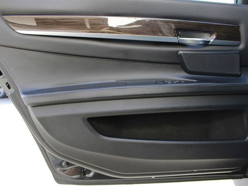 Used 2015 BMW 750Li image 16