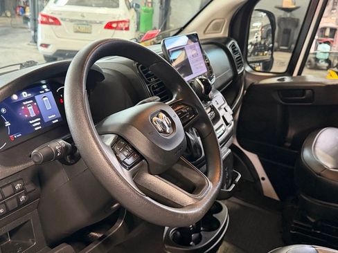 Used 2023 RAM ProMaster 2500 w/ Driver Convenience Group image 17