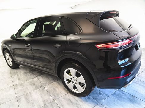 Used 2020 Porsche Cayenne E-Hybrid image 4