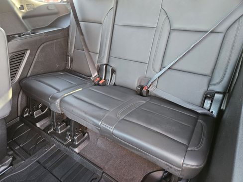 Used 2021 Chevrolet Tahoe Z71 w/ Z71 Signature Package image 30