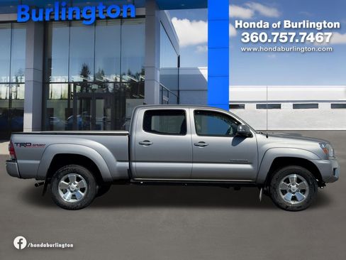 Used 2015 Toyota Tacoma 4x4 Double Cab w/ TRD Sport Package image 7