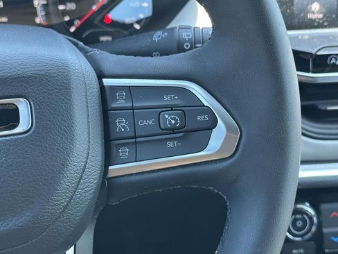 Used 2023 Jeep Compass Limited image 23