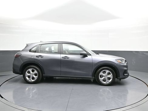 Used 2023 Honda HR-V LX image 5