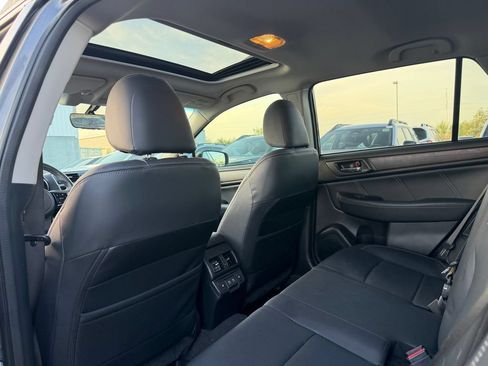 Used 2019 Subaru Outback 3.6R Limited AWD/4WD image 6