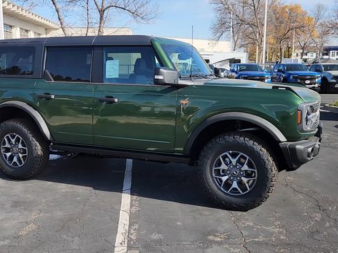 New 2025 Ford Bronco Badlands image 10
