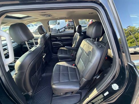 Used 2021 Kia Telluride EX w/ EX Premium Package FWD image 12