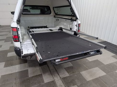 Used 2024 Nissan Frontier S w/ Technology Package RWD image 23