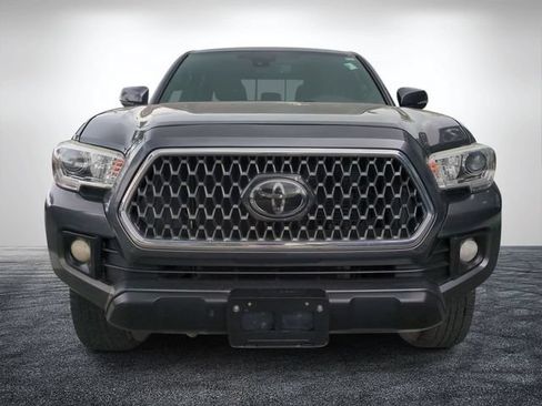 Used 2018 Toyota Tacoma TRD Off-Road AWD/4WD image 9