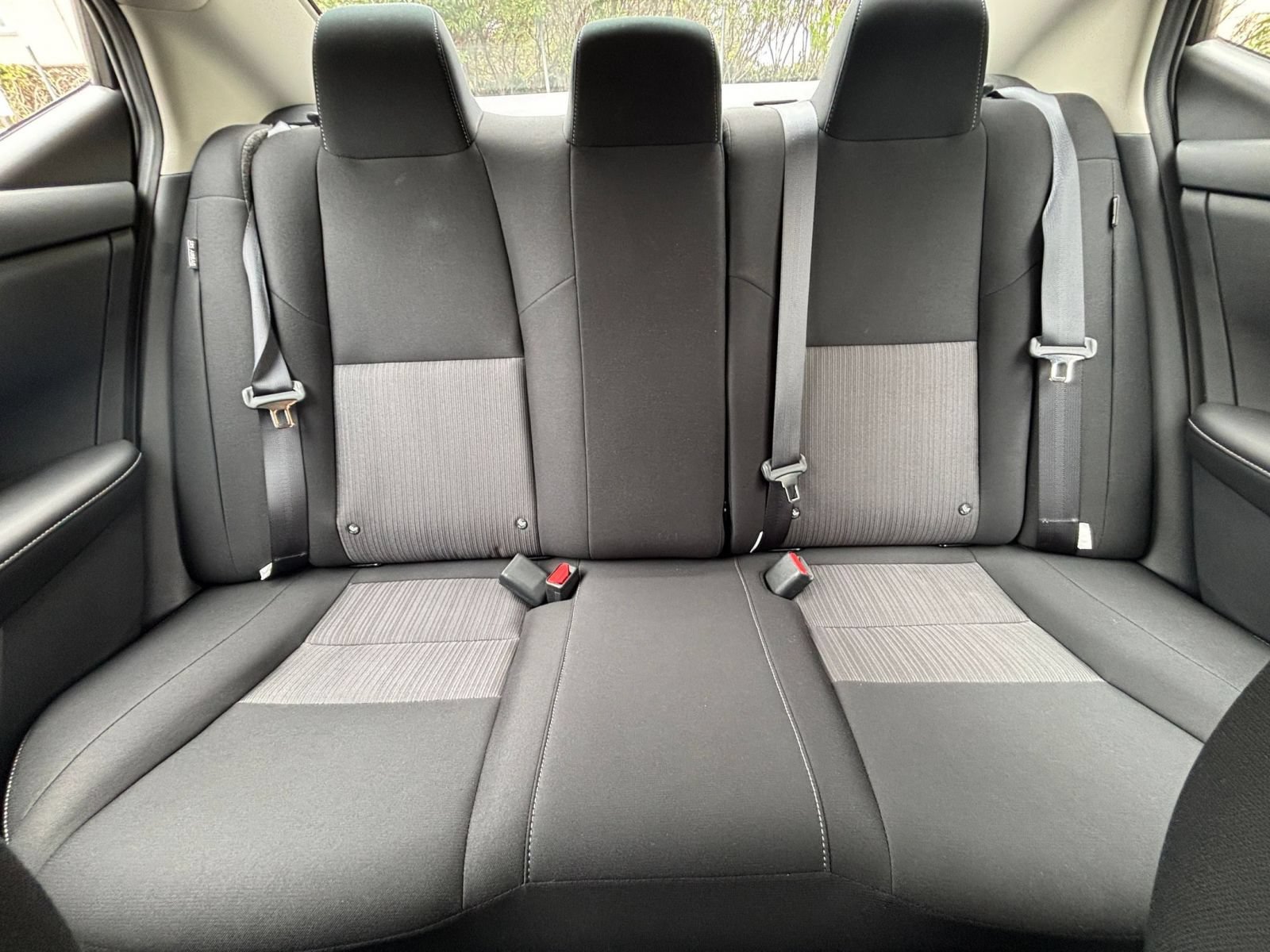 Used 2025 Nissan Sentra SV FWD image 35