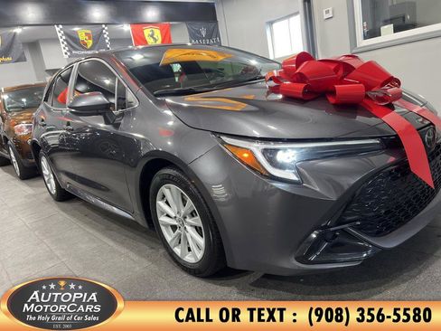 Used 2025 Toyota Corolla SE image 40