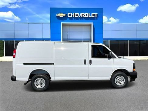 New 2026 Chevrolet Express 2500 w/ Driver Convenience Package image 2