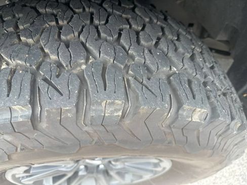 Used 2018 Ford F150 Raptor w/ Equipment Group 802A Luxury AWD/4WD image 8