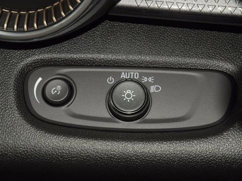 New 2026 Chevrolet Trax ACTIV w/ Sunroof Package FWD image 33