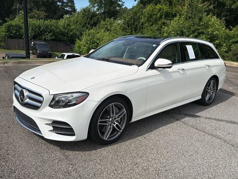 Used 2020 Mercedes-Benz E 450 4MATIC Wagon image 3