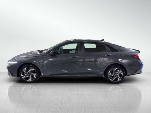 Certified 2025 Hyundai Elantra Sport FWD image 4
