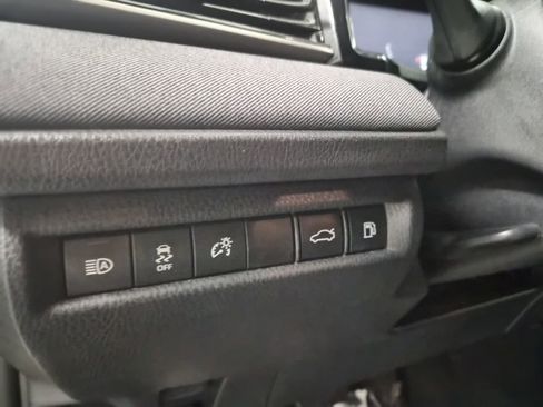 Used 2025 Toyota Camry LE image 18