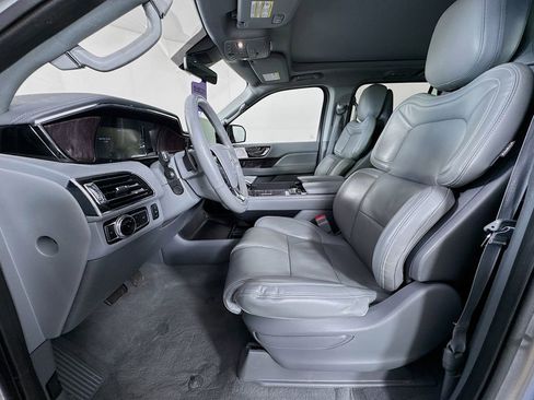 Used 2020 Lincoln Navigator Reserve w/ Luxury Package image 25