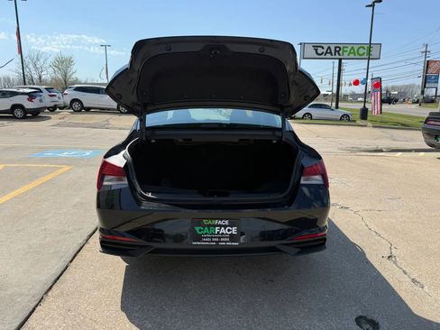 Used 2021 Hyundai Elantra SEL w/ Convenience Package FWD image 13
