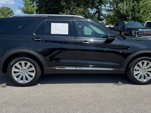 Used 2023 Ford Explorer Limited w/ Limited Technology Package AWD/4WD image 2