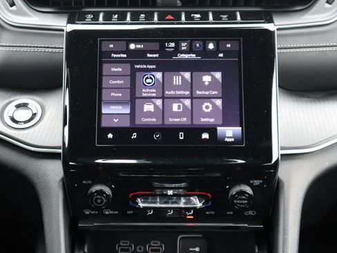 Used 2025 Jeep Grand Cherokee L Laredo image 16