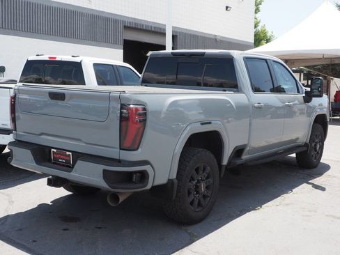 Used 2024 GMC Sierra 2500 AT4 w/ AT4 Premium Plus Package AWD/4WD image 3