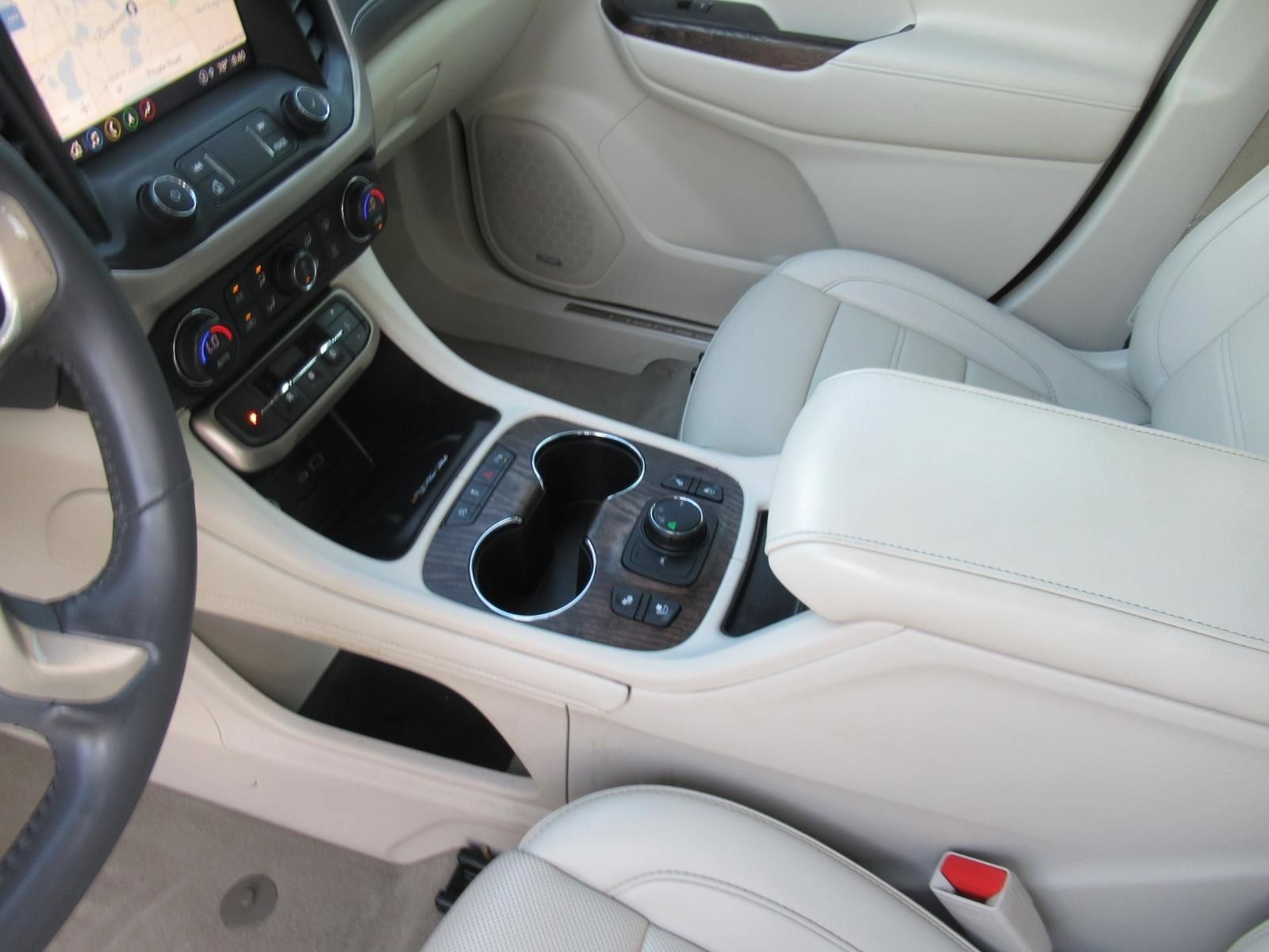 Used 2021 GMC Acadia Denali w/ Denali Technology Package FWD image 16